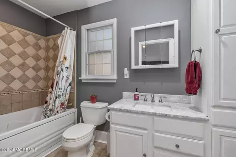 Bath - 4 Cherry Tree Ln, Middletown, NJ 07748 photo 2 of 2