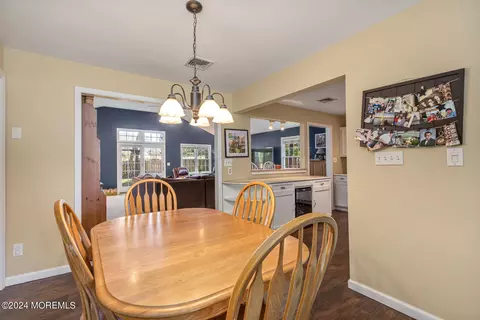 Dining - 4 Cherry Tree Ln, Middletown, NJ 07748 photo 2 of 3