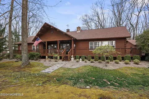 96 Oakland Mills Rd, Manalapan, NJ 07726