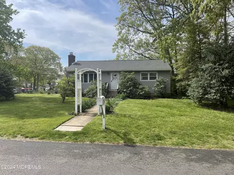 120 Morris Blvd, Toms River, NJ 08753