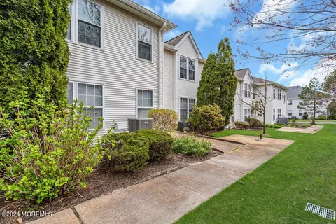 297 Love Ln, Wall, NJ 07719