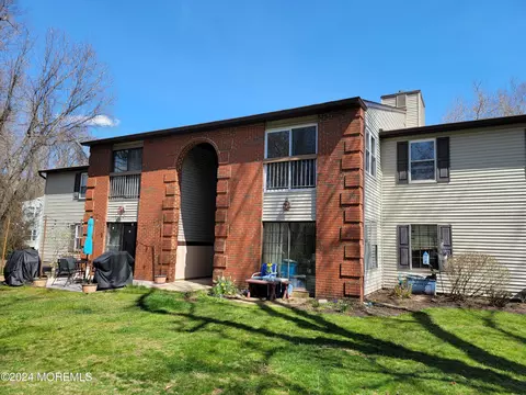 11 Phoenix Ct # -6, Freehold, NJ 07728