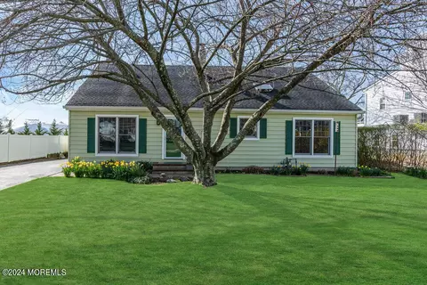 40 Morris Pl, Oceanport, NJ 07757