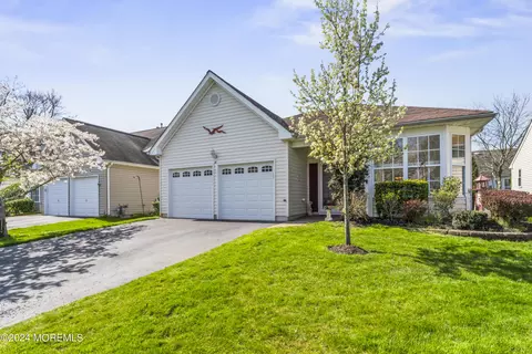 22 Orchid Ln, Brick, NJ 08724