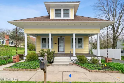 74 S Main St, Allentown, NJ 08501