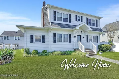 112 Beachway Ave, Keansburg, NJ 07734