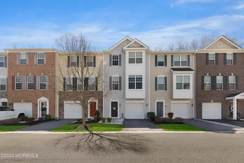 231 Chickadee Ct #1000, Howell, NJ 07731