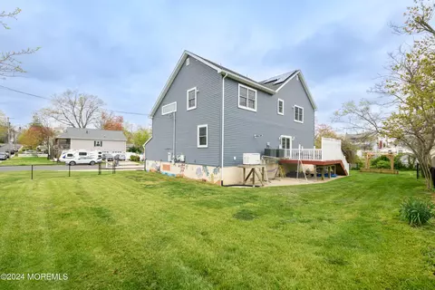 Exterior - 500 Ocean Blvd, Leonardo, NJ 07737 photo 4 of 7