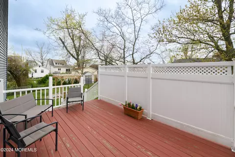 Exterior - 500 Ocean Blvd, Leonardo, NJ 07737 photo 5 of 7