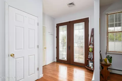 Entry Way - 500 Ocean Blvd, Leonardo, NJ 07737 photo 1 of 2