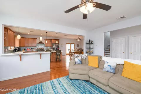 Living - 500 Ocean Blvd, Leonardo, NJ 07737 photo 4 of 5
