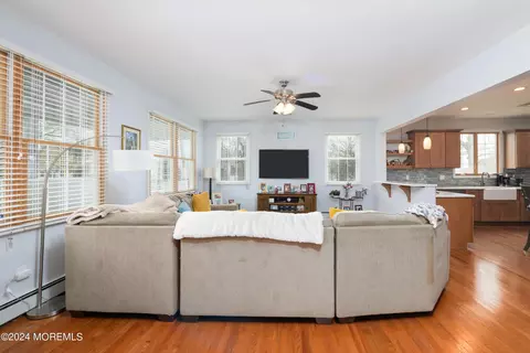 Living - 500 Ocean Blvd, Leonardo, NJ 07737 photo 1 of 5