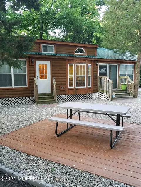 724 Monmouth Rd #17, Cream Ridge, NJ 08514
