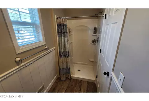 Bath - 17 Lagoon Dr E, Brick, NJ 08723 photo 2 of 3