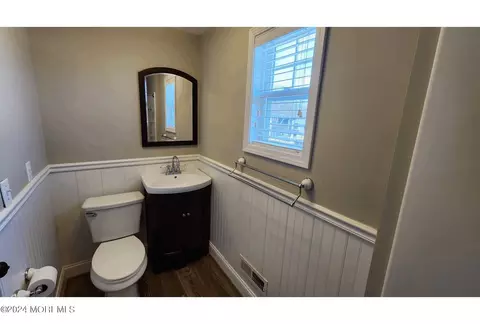Bath - 17 Lagoon Dr E, Brick, NJ 08723 photo 3 of 3