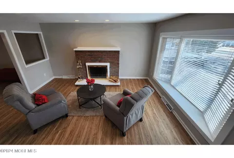 Living - 17 Lagoon Dr E, Brick, NJ 08723 photo 1 of 8