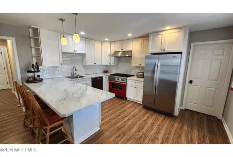 Kitchen - 17 Lagoon Dr E, Brick, NJ 08723 photo 2 of 4