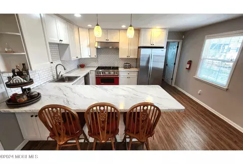 Kitchen - 17 Lagoon Dr E, Brick, NJ 08723 photo 1 of 4