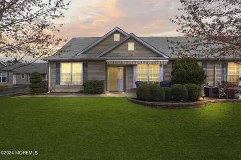 14 Fennel Ct, Whiting, NJ 08759