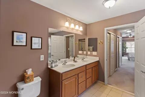Bath - 53 Brookfield Dr, Jackson, NJ 08527 photo 3 of 4