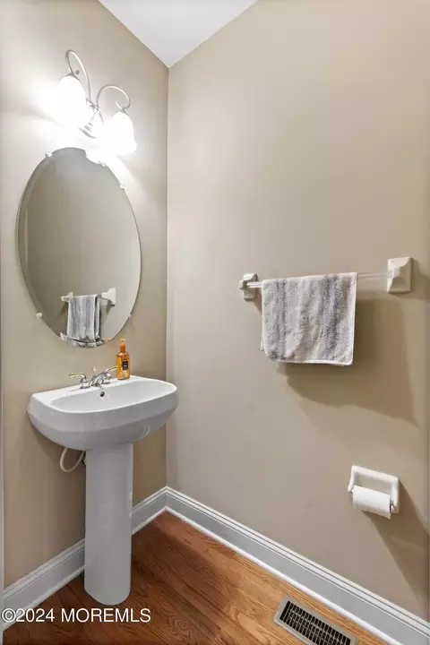 Bath - 53 Brookfield Dr, Jackson, NJ 08527 photo 1 of 4