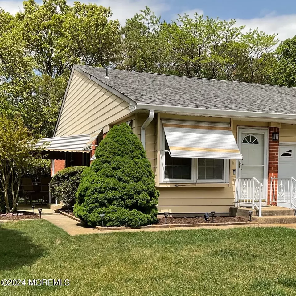 5 Betsy Ross Ln A, Whiting, NJ 08759 16 Photos Movoto