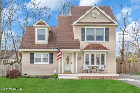 552 W Earl Ct, Toms River, NJ 08753