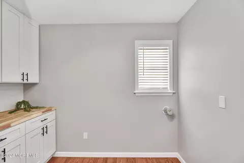 Bath - 728 Sandy Hook Dr, Forked River, NJ 08731 photo 1 of 4