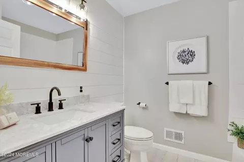 Bath - 728 Sandy Hook Dr, Forked River, NJ 08731 photo 2 of 4