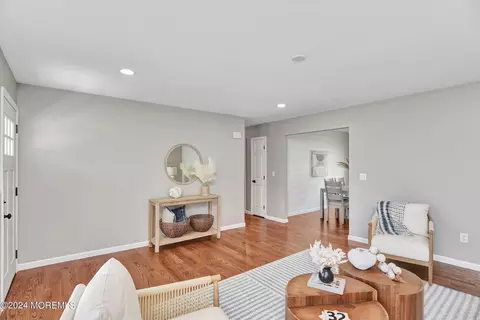 Living - 728 Sandy Hook Dr, Forked River, NJ 08731 photo 6 of 7