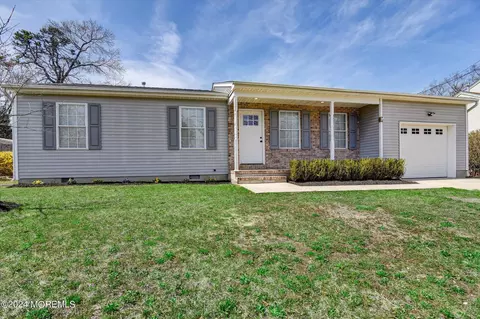 Exterior - 728 Sandy Hook Dr, Forked River, NJ 08731 photo 2 of 9
