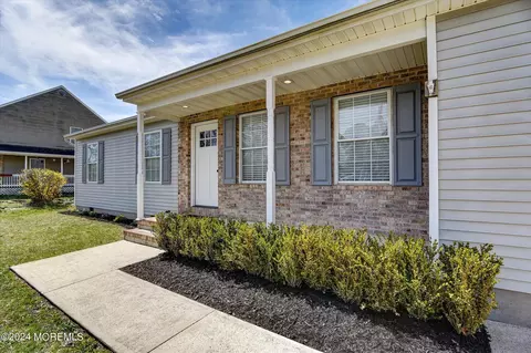 Exterior - 728 Sandy Hook Dr, Forked River, NJ 08731 photo 5 of 9
