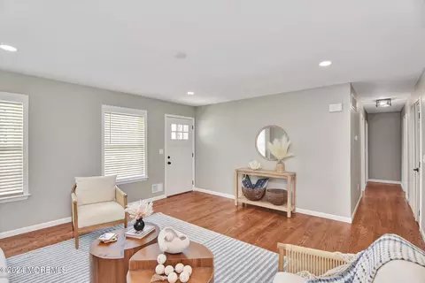 Living - 728 Sandy Hook Dr, Forked River, NJ 08731 photo 5 of 7