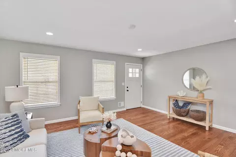 Living - 728 Sandy Hook Dr, Forked River, NJ 08731 photo 4 of 7