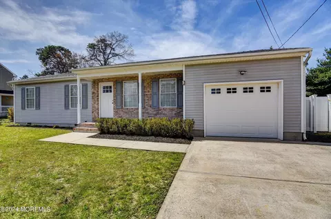 Exterior - 728 Sandy Hook Dr, Forked River, NJ 08731 photo 4 of 9