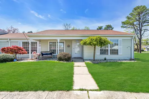486 Winfield Ct # B, Manchester, NJ 08759