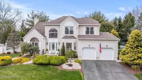 326 Mackenzie Dr, Jackson, NJ 08527