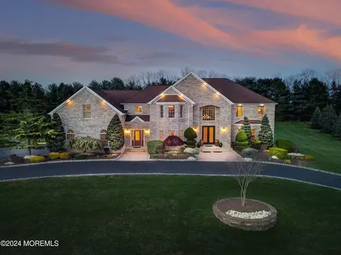 11 Diamond Hill Rd, Marlboro, NJ 07746