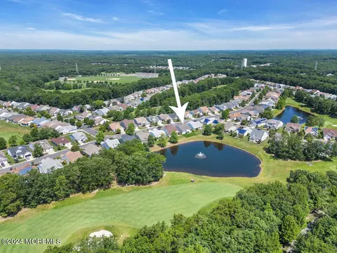 35 Baltusrol Dr, Jackson, NJ 08527