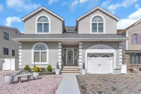 215 Newark Ave, Lavallette, NJ 08735