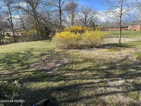 Exterior - 14 Independence Pkwy # E, Whiting, NJ 08759 photo 3 of 3