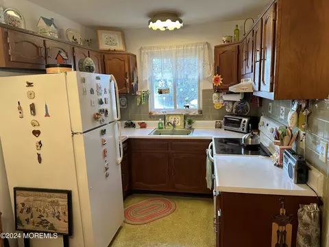 Kitchen - 14 Independence Pkwy # E, Whiting, NJ 08759 photo 2 of 2