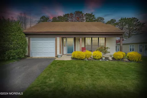 130 Buckingham Dr N, Manchester, NJ 08759