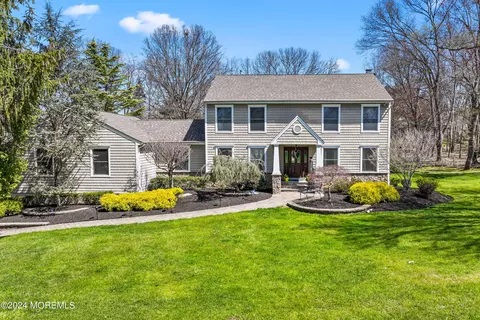 8 Lori Ln, Holmdel, NJ 07733