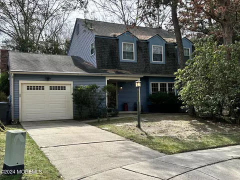 111 Lavenham Ct, Toms River, NJ 08755