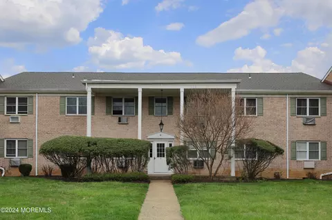 4 Windsor Ter #G, Freehold, NJ 07728