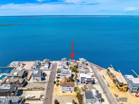 79 W California Ave, Long Beach Township, NJ 08008