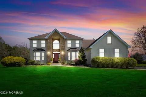 10 Bruere Dr, Millstone, NJ 08510