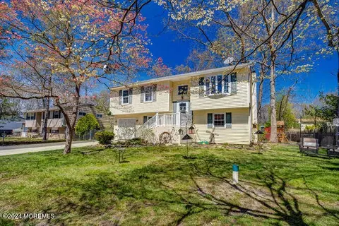 213 Florida Trl, Browns Mills, NJ 08015