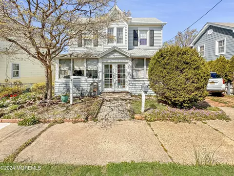 47 Center Ave, Leonardo, NJ 07737